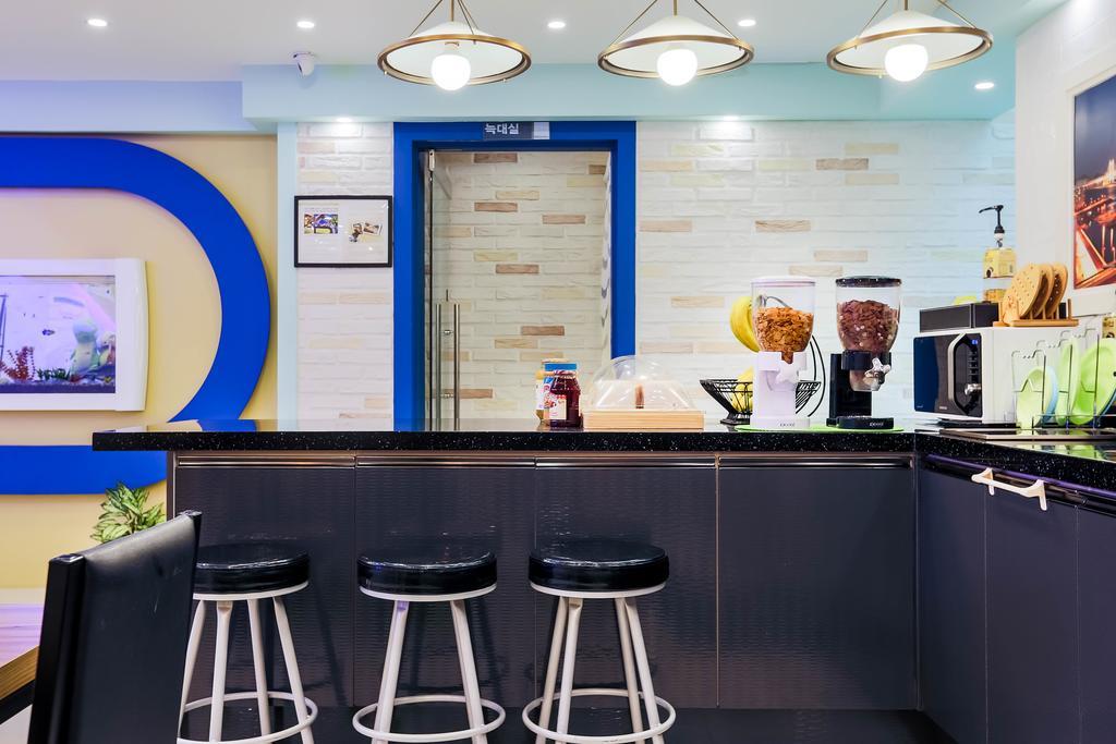 Discovery Busan Guesthouse Bagian luar foto